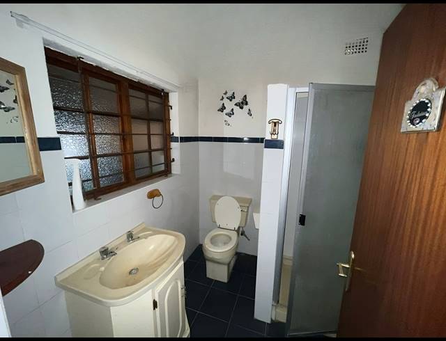1 bed property to rent in PRESIDENT PARK AH